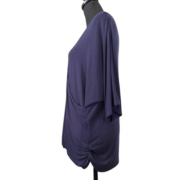 Plus size V-neck ruched 1/2 sleeve navy top stretch flattering - Picture 2 of 6